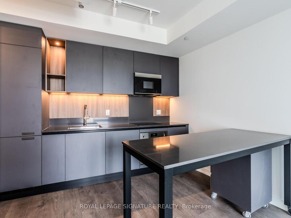 









39


Mary

Street, 1607,
Barrie,




ON
L4N 1S9

