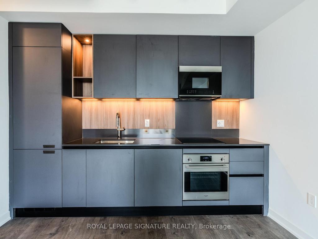 









39


Mary

Street, 1607,
Barrie,




ON
L4N 1S9


