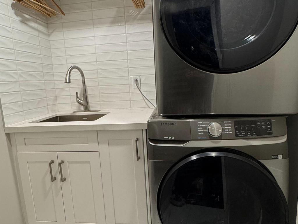









9


Palacebeach

Trail,
Hamilton,




ON
L8E 0B9

