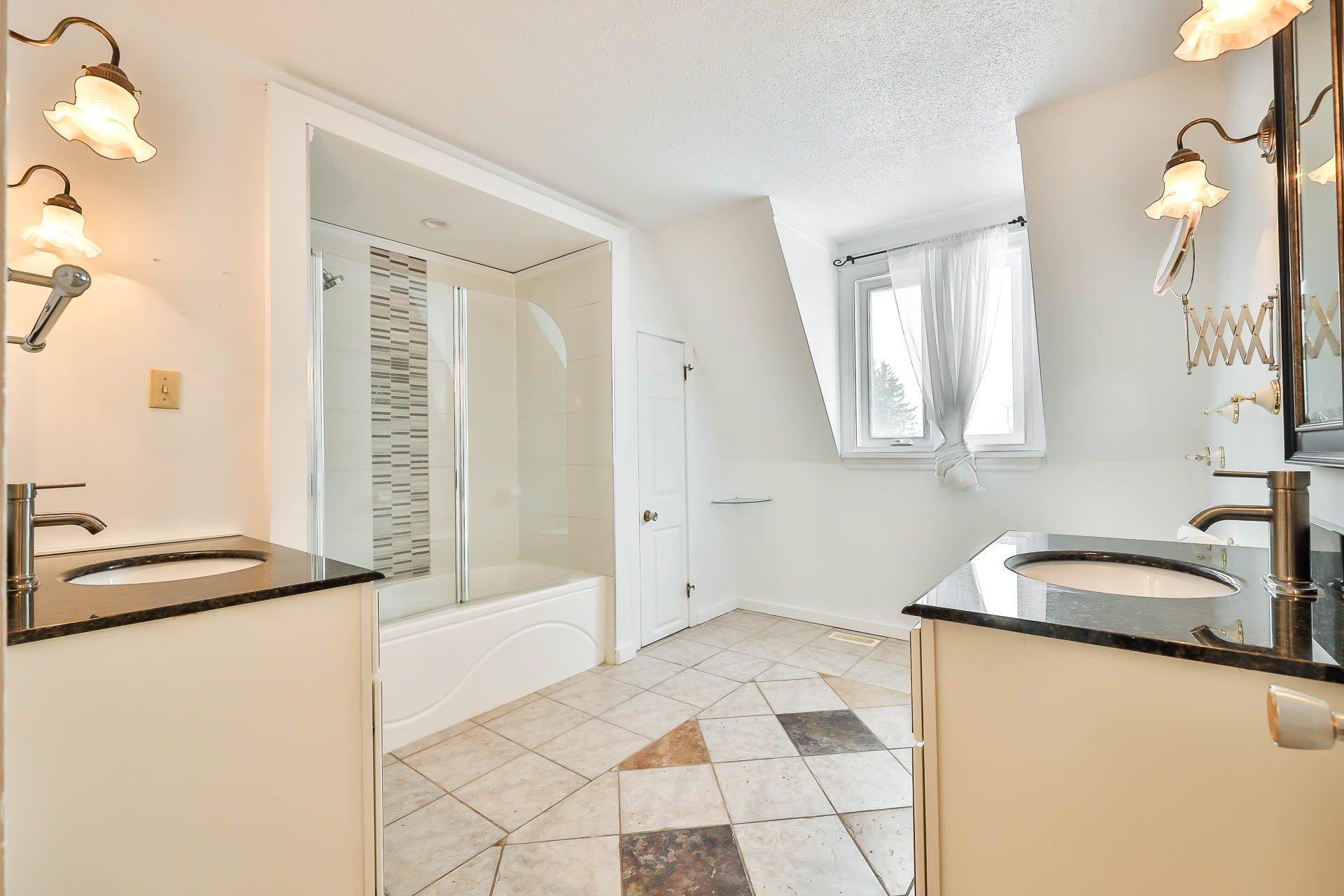 









970


Mtée Paiement

,
Gatineau (Gatineau),




QC
J8R3K1


