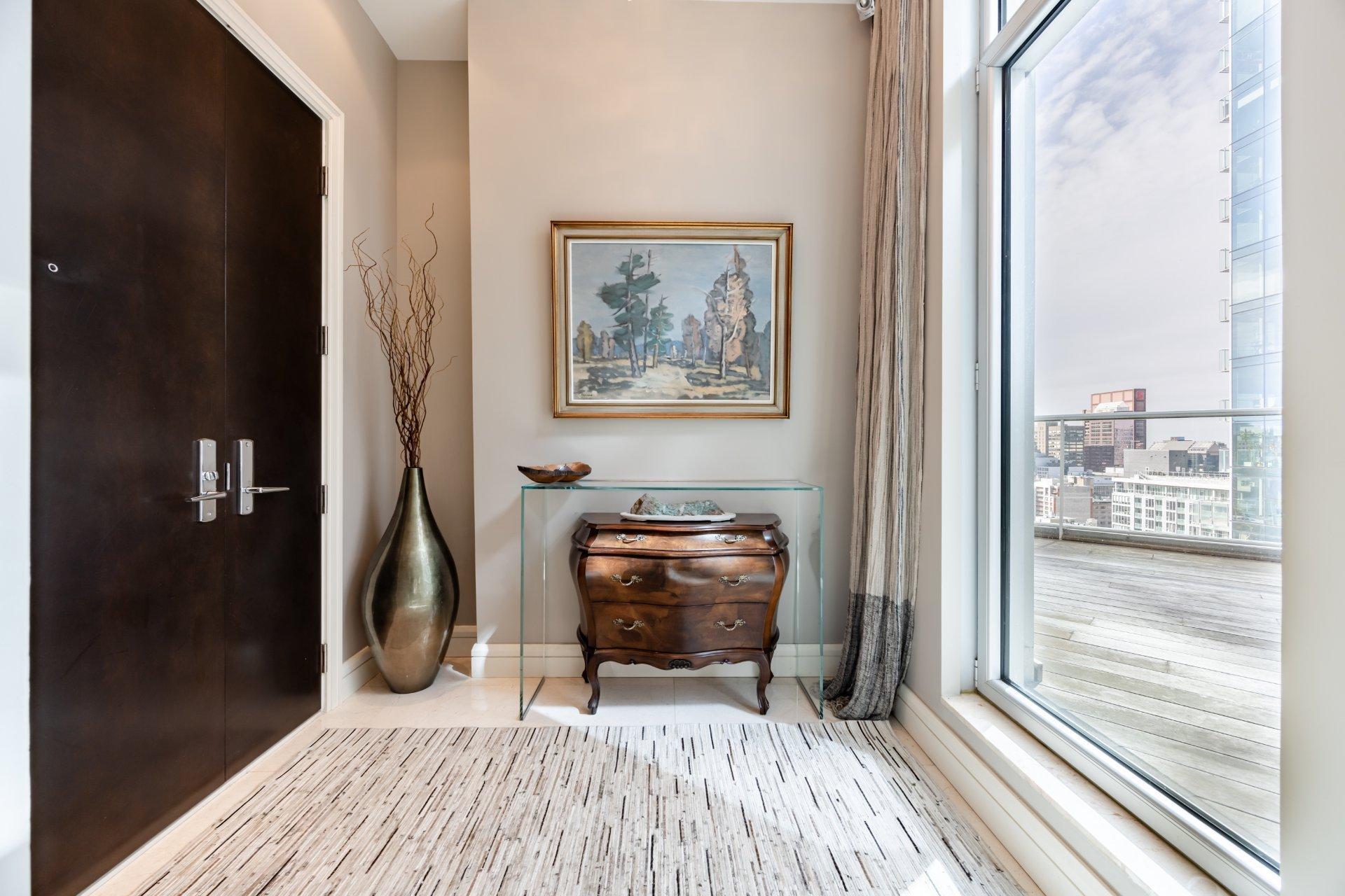 









1100


Rue de la Montagne

, 2601,
Montréal (Ville-Marie),




QC
H3G0A2

