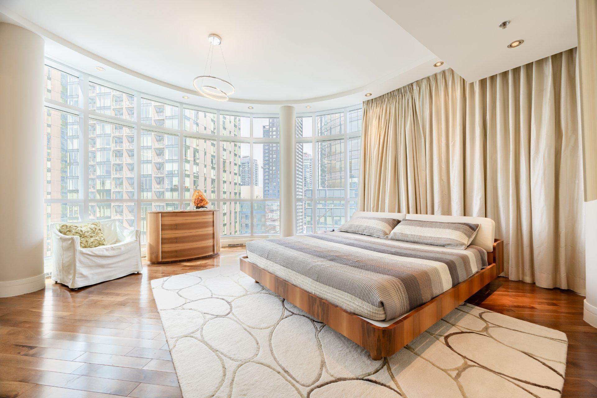 









1100


Rue de la Montagne

, 2601,
Montréal (Ville-Marie),




QC
H3G0A2

