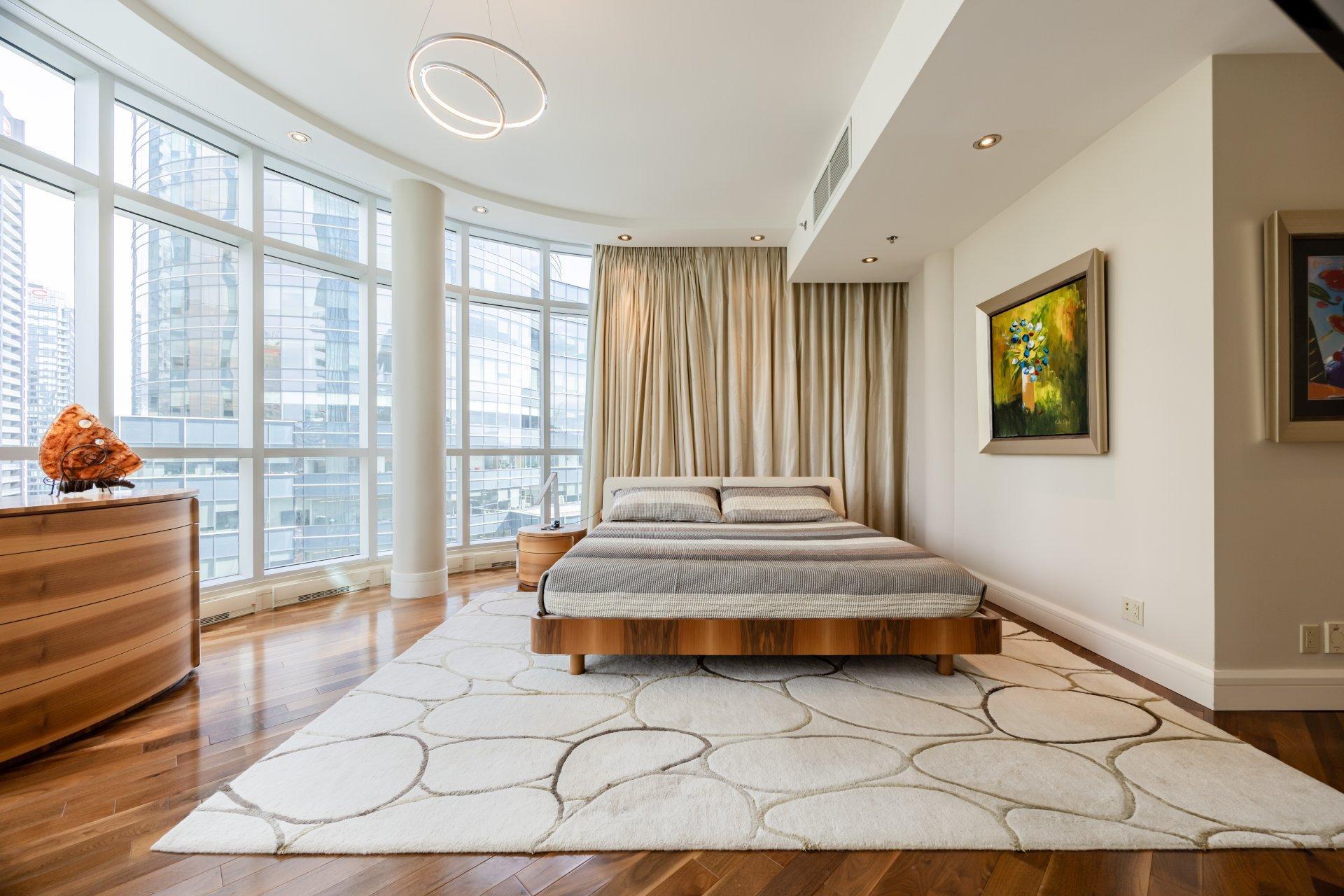 









1100


Rue de la Montagne

, 2601,
Montréal (Ville-Marie),




QC
H3G0A2

