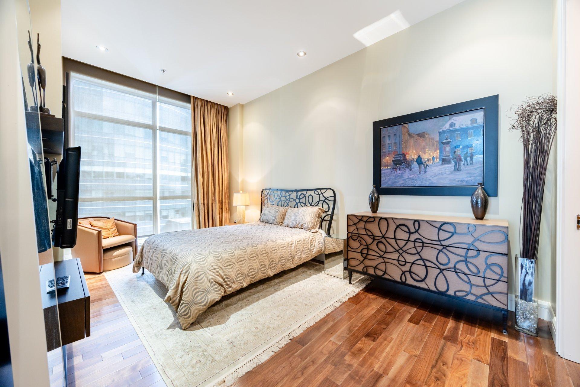 









1100


Rue de la Montagne

, 2601,
Montréal (Ville-Marie),




QC
H3G0A2

