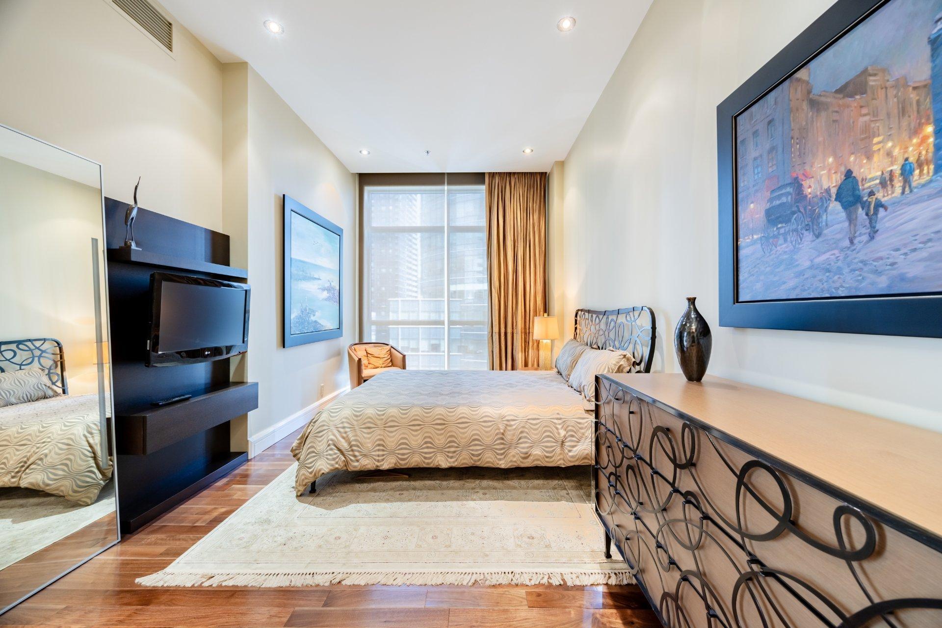 









1100


Rue de la Montagne

, 2601,
Montréal (Ville-Marie),




QC
H3G0A2

