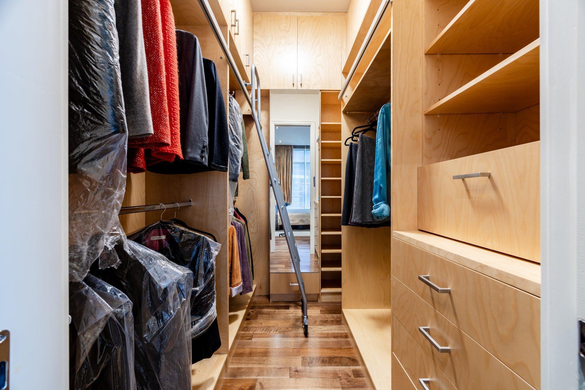 









1100


Rue de la Montagne

, 2601,
Montréal (Ville-Marie),




QC
H3G0A2

