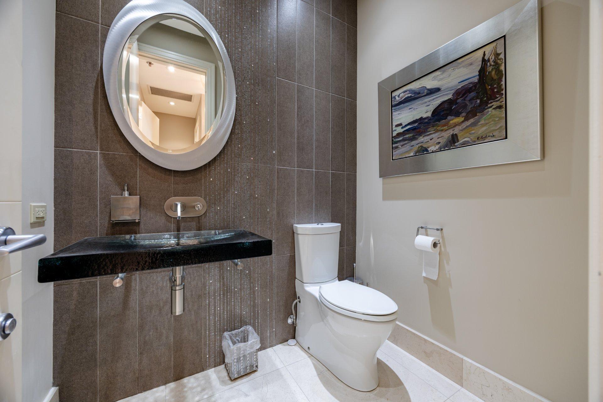 









1100


Rue de la Montagne

, 2601,
Montréal (Ville-Marie),




QC
H3G0A2

