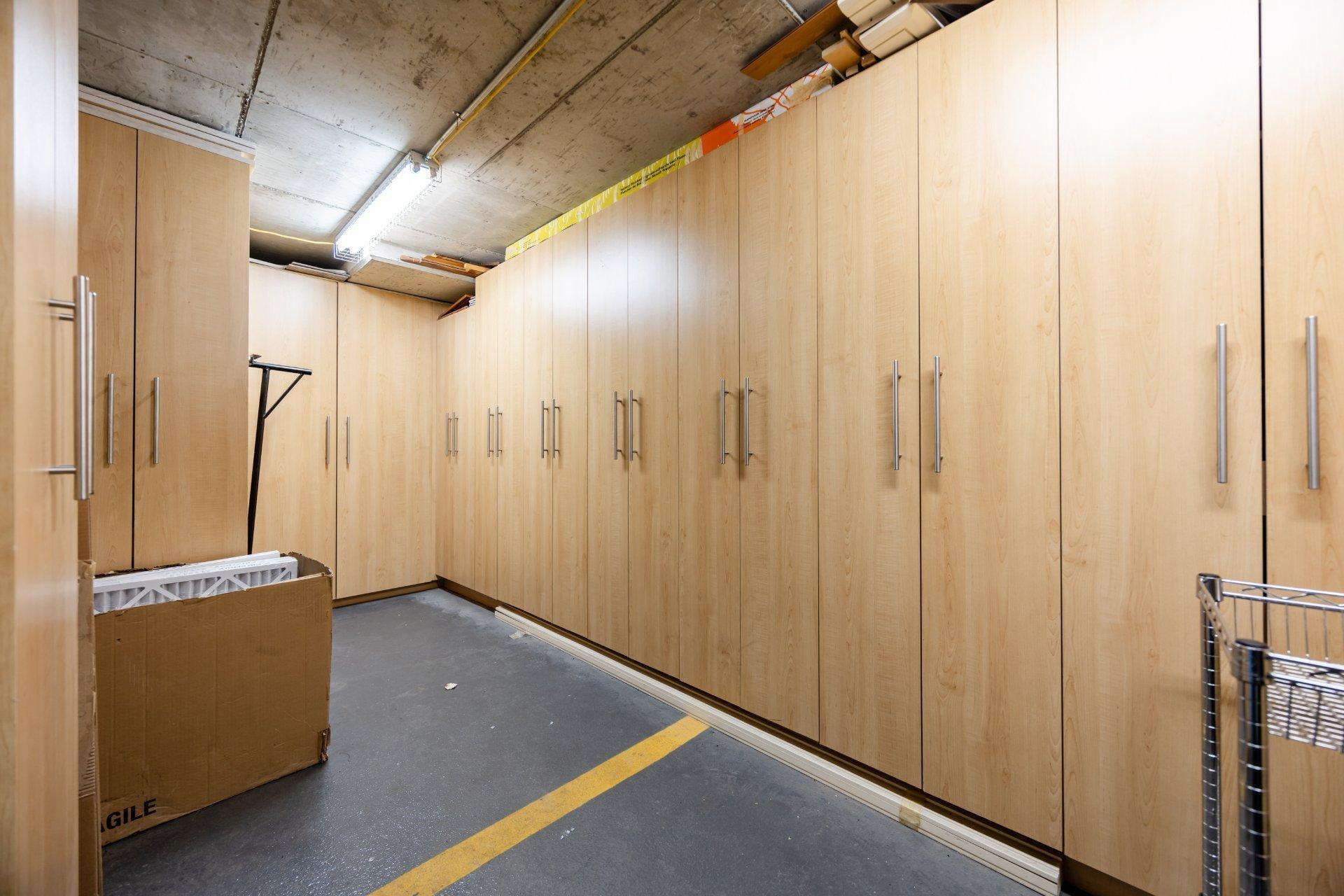 









1100


Rue de la Montagne

, 2601,
Montréal (Ville-Marie),




QC
H3G0A2

