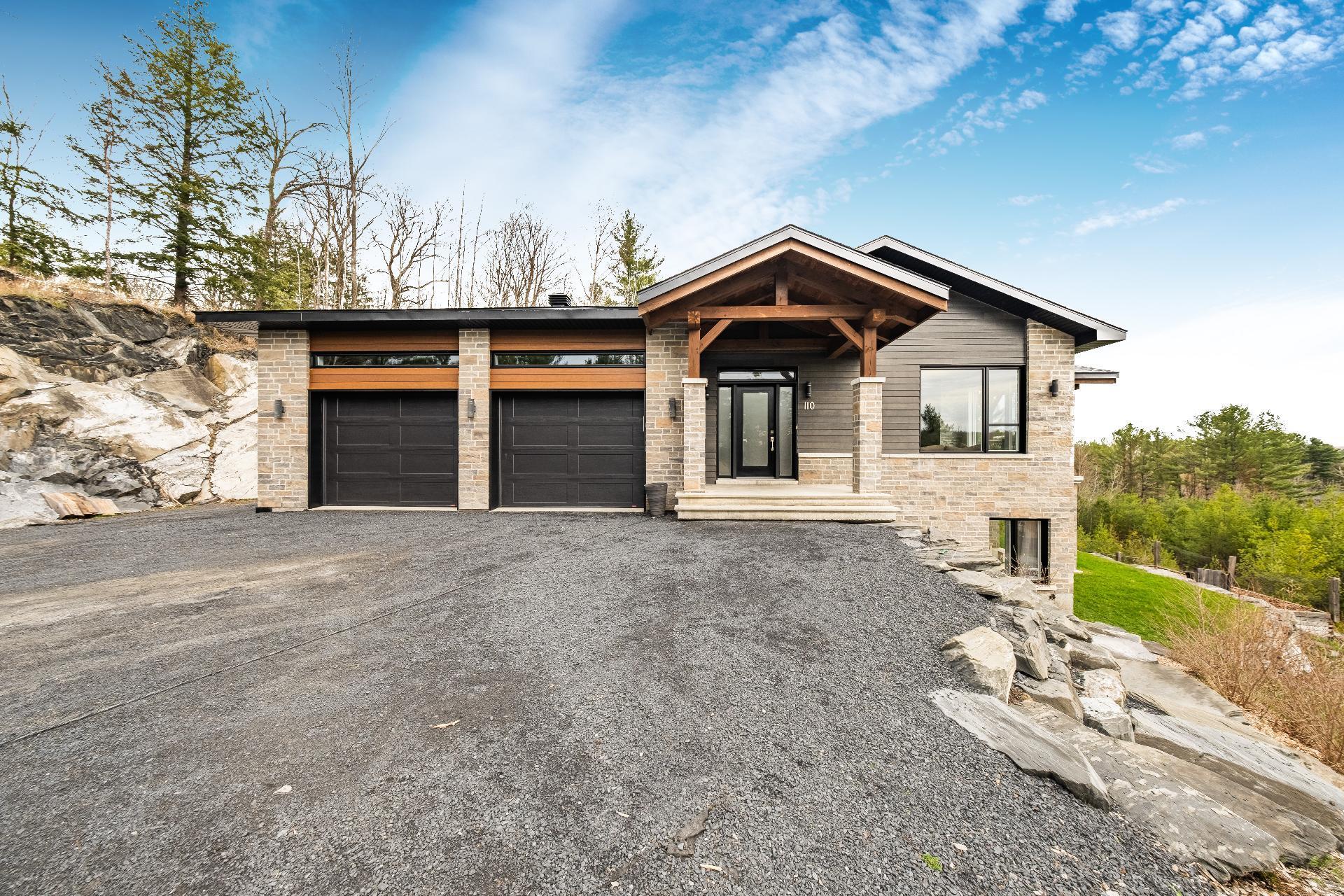 









110


Rue Scott

,
Ayer's Cliff,




QC
J0B1C0

