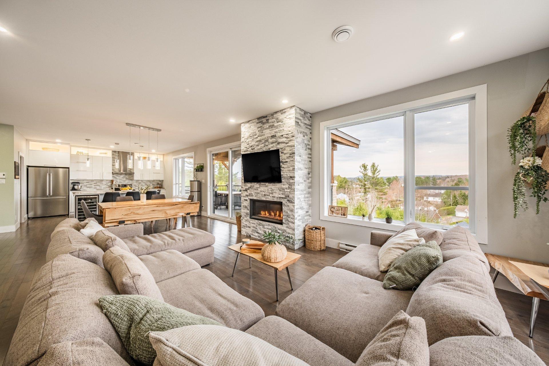 









110


Rue Scott

,
Ayer's Cliff,




QC
J0B1C0

