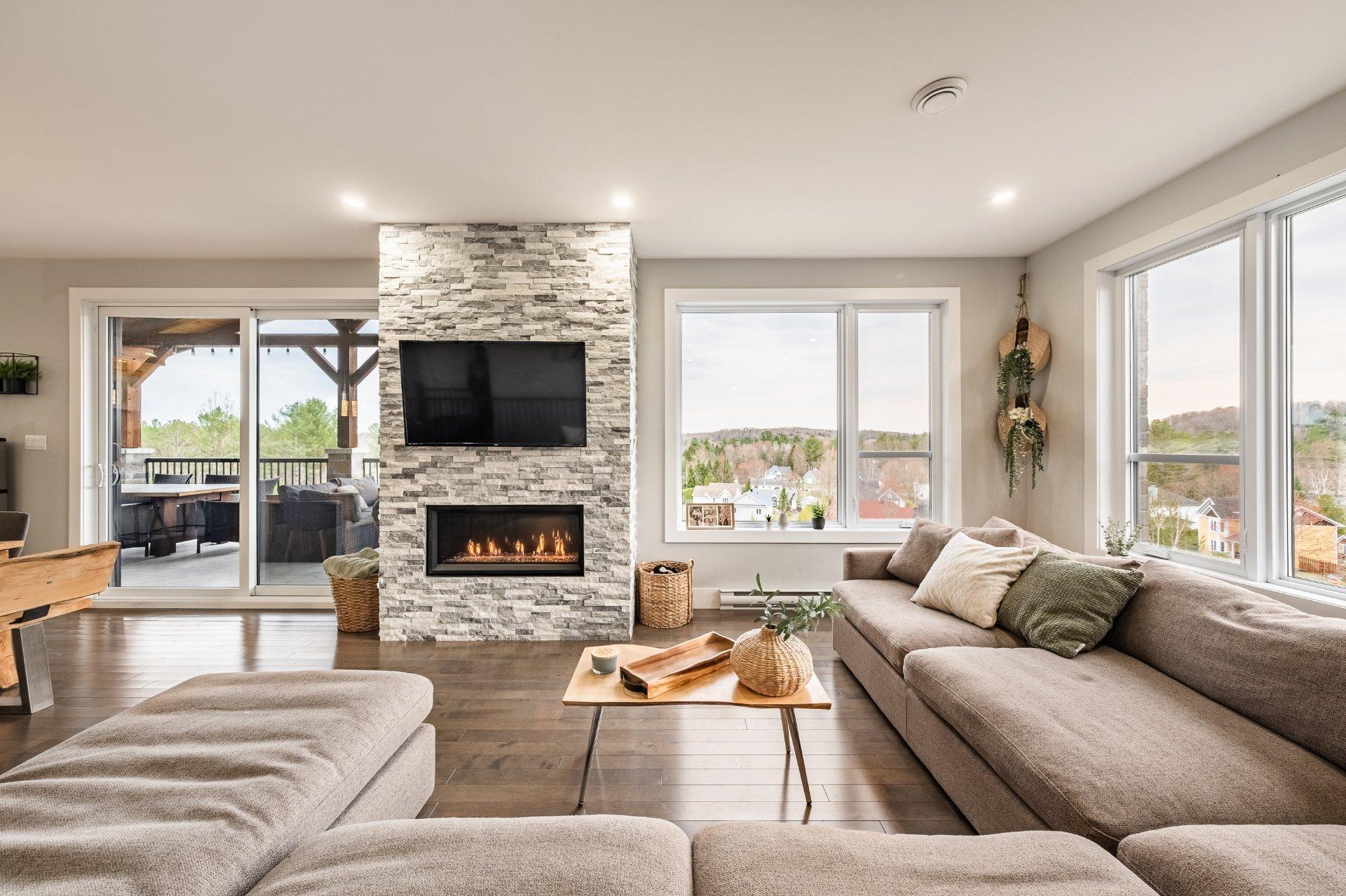 









110


Rue Scott

,
Ayer's Cliff,




QC
J0B1C0

