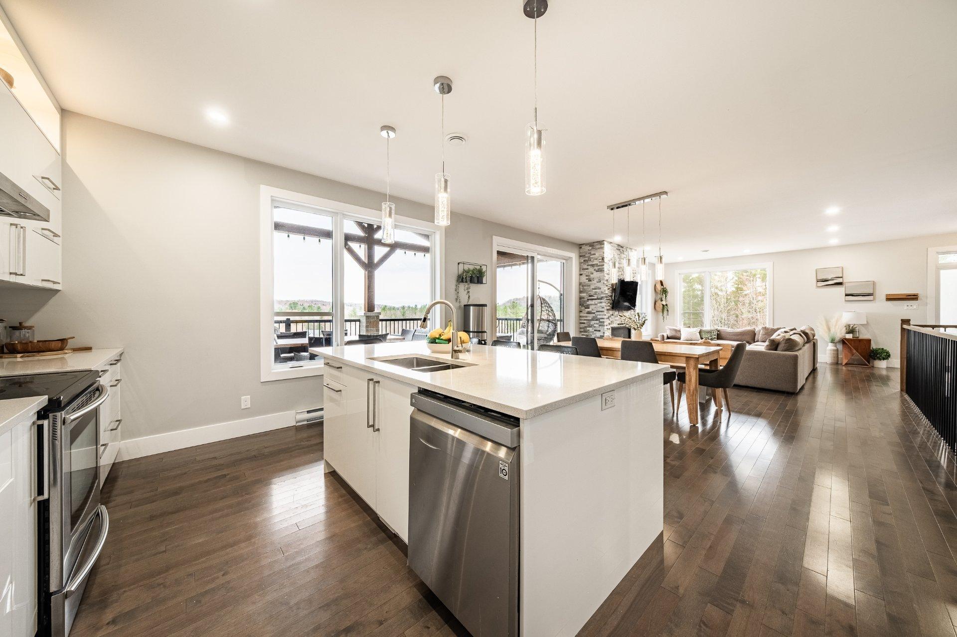 









110


Rue Scott

,
Ayer's Cliff,




QC
J0B1C0

