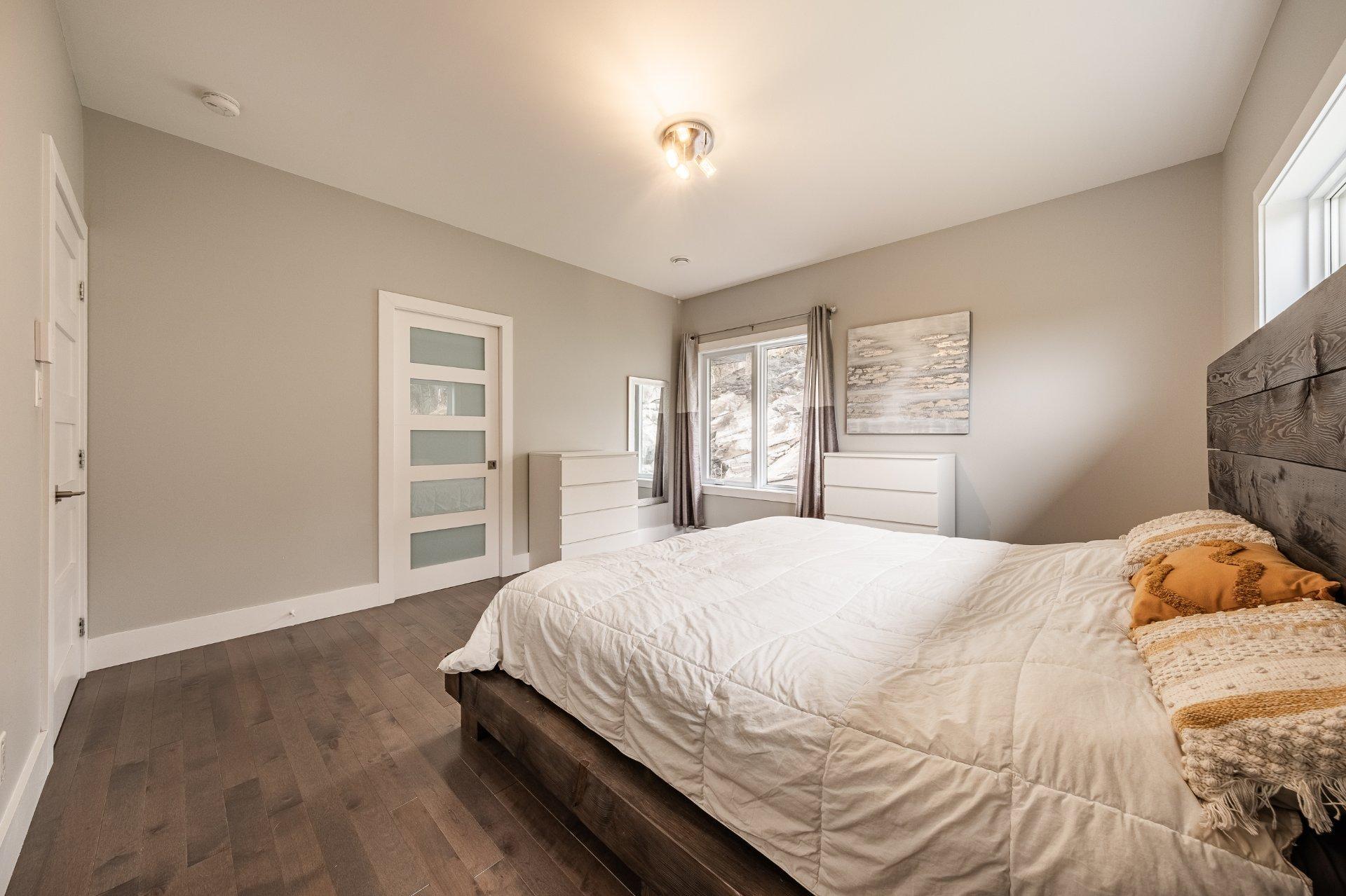 









110


Rue Scott

,
Ayer's Cliff,




QC
J0B1C0

