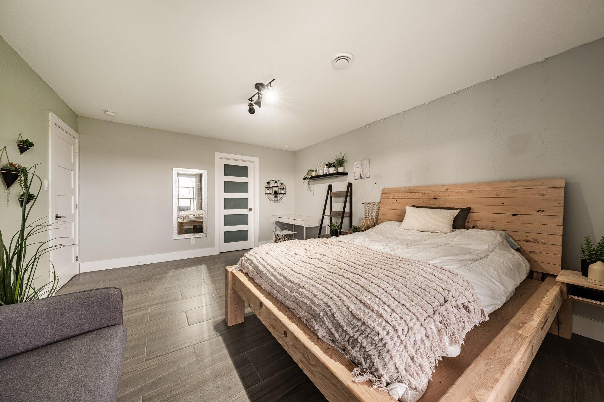 









110


Rue Scott

,
Ayer's Cliff,




QC
J0B1C0

