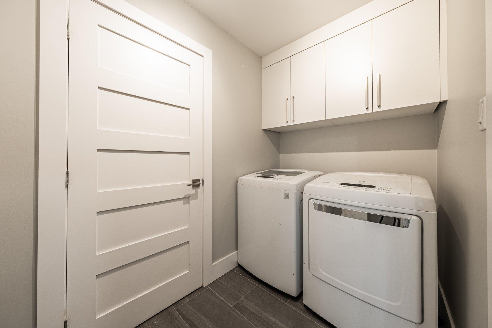 









110


Rue Scott

,
Ayer's Cliff,




QC
J0B1C0

