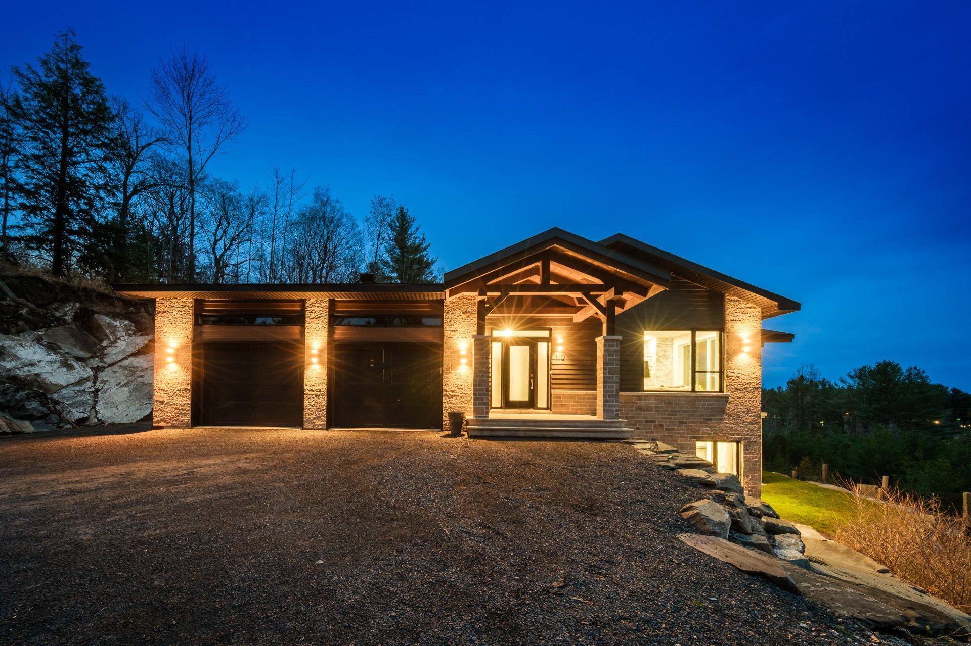 









110


Rue Scott

,
Ayer's Cliff,




QC
J0B1C0

