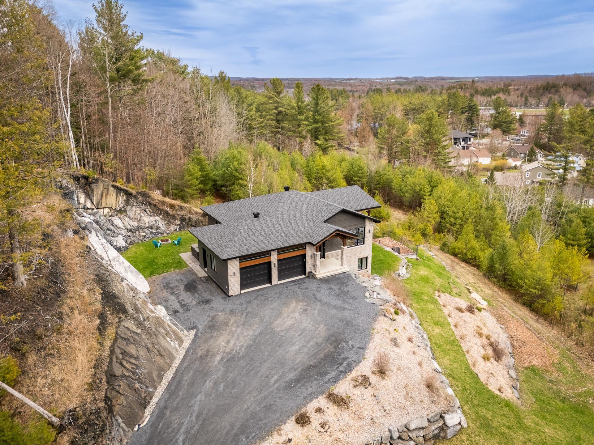 









110


Rue Scott

,
Ayer's Cliff,




QC
J0B1C0

