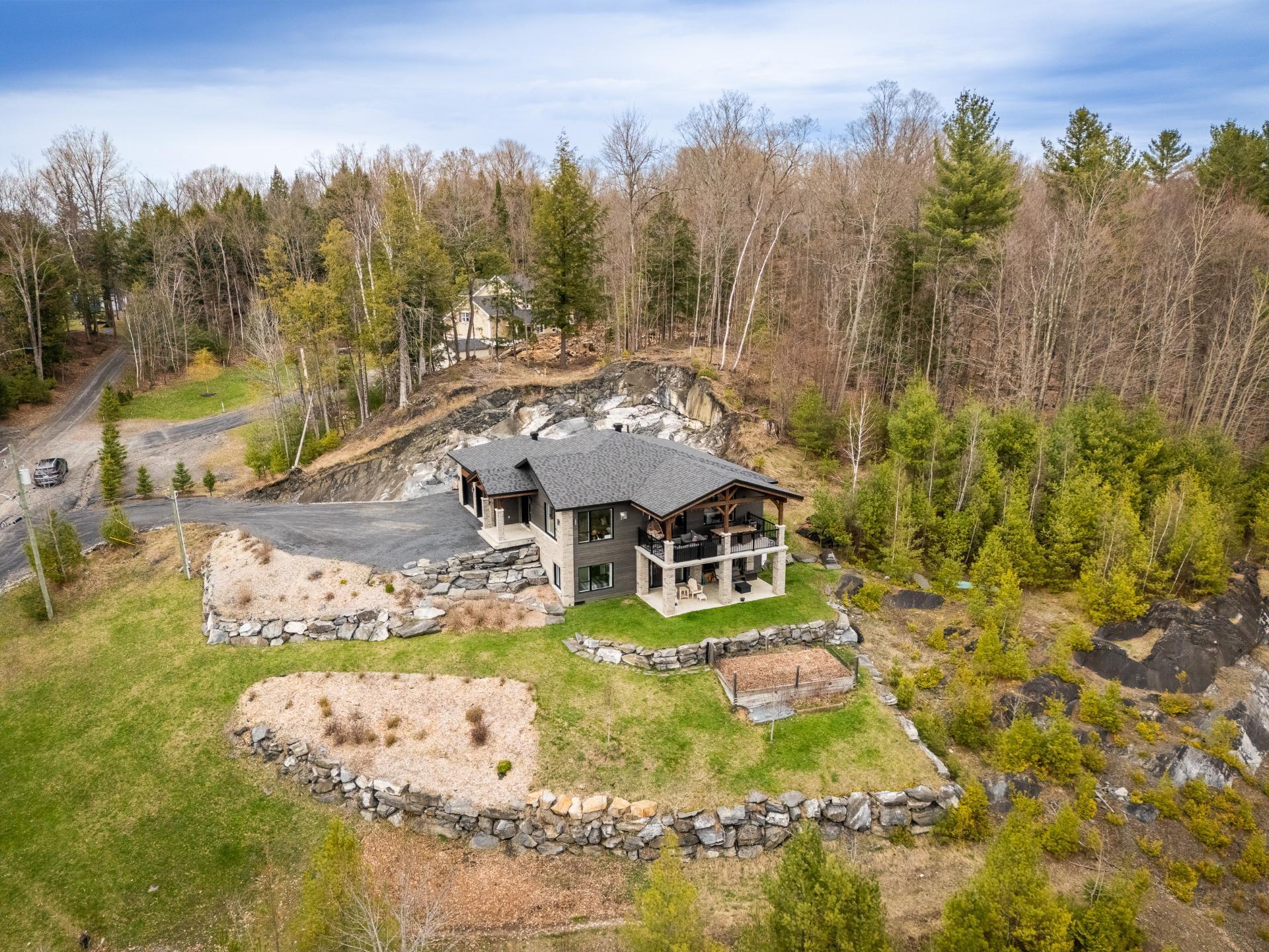 









110


Rue Scott

,
Ayer's Cliff,




QC
J0B1C0

