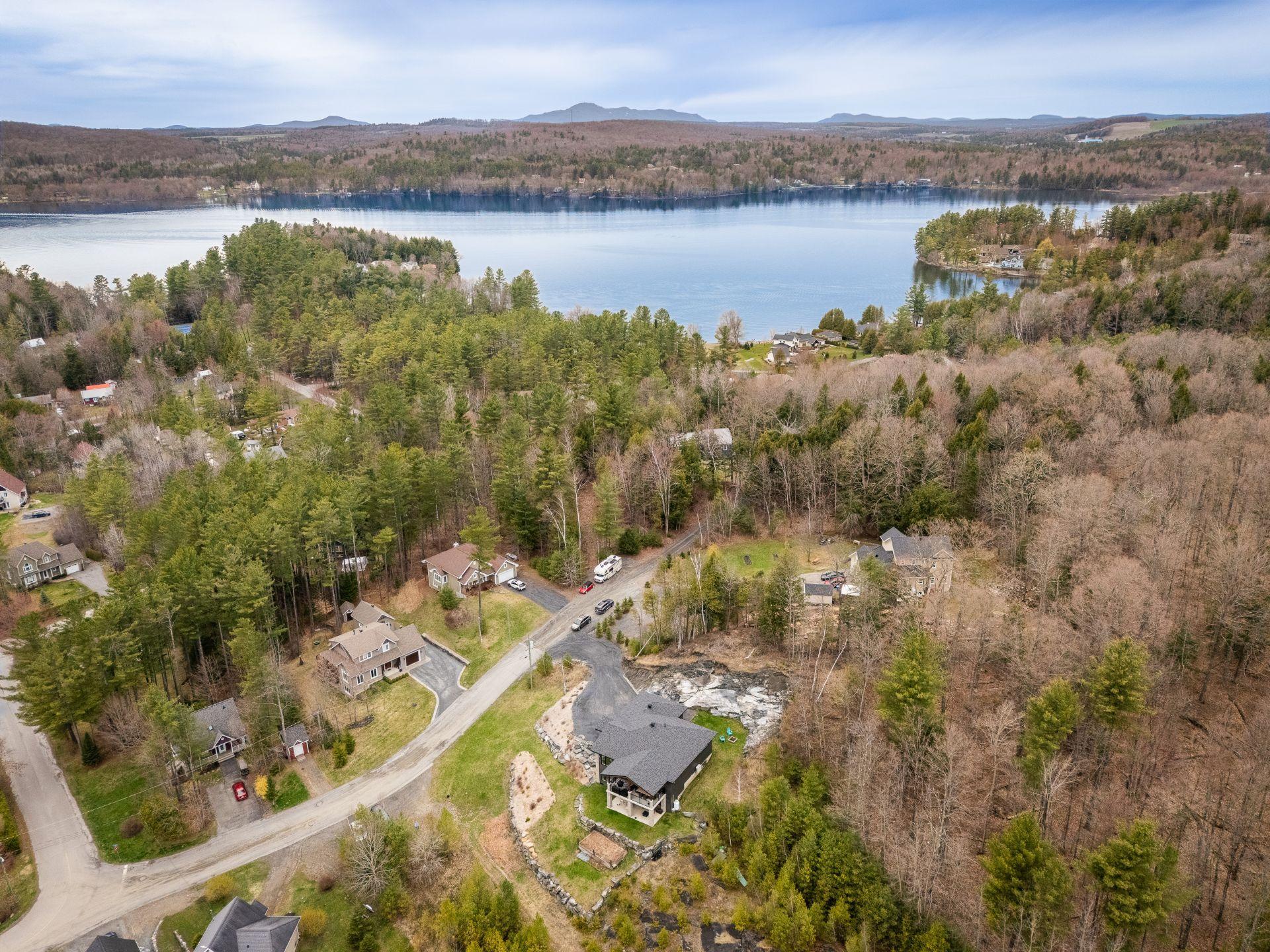 









110


Rue Scott

,
Ayer's Cliff,




QC
J0B1C0

