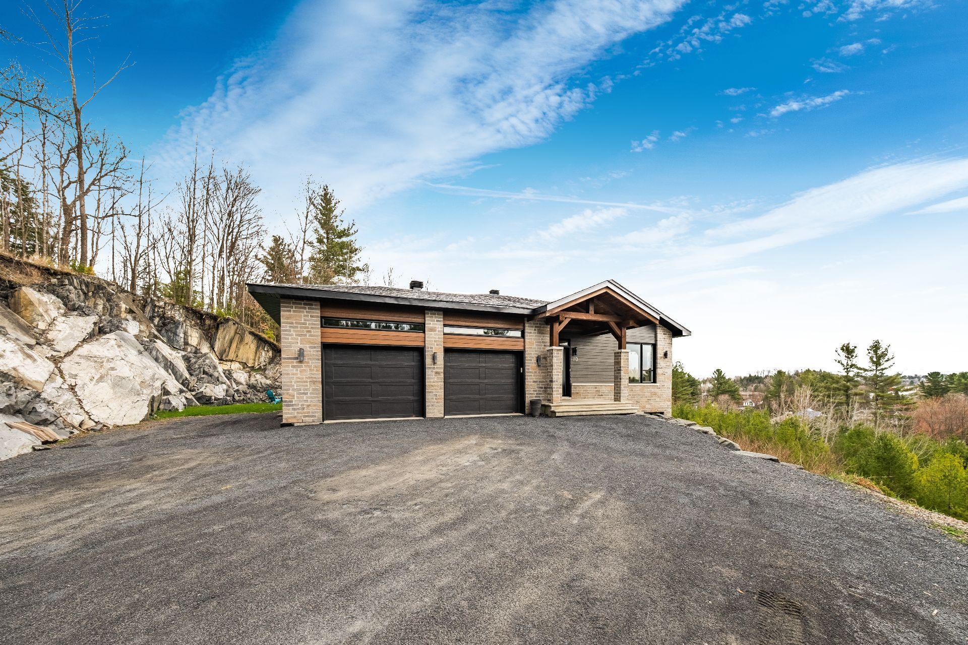 









110


Rue Scott

,
Ayer's Cliff,




QC
J0B1C0

