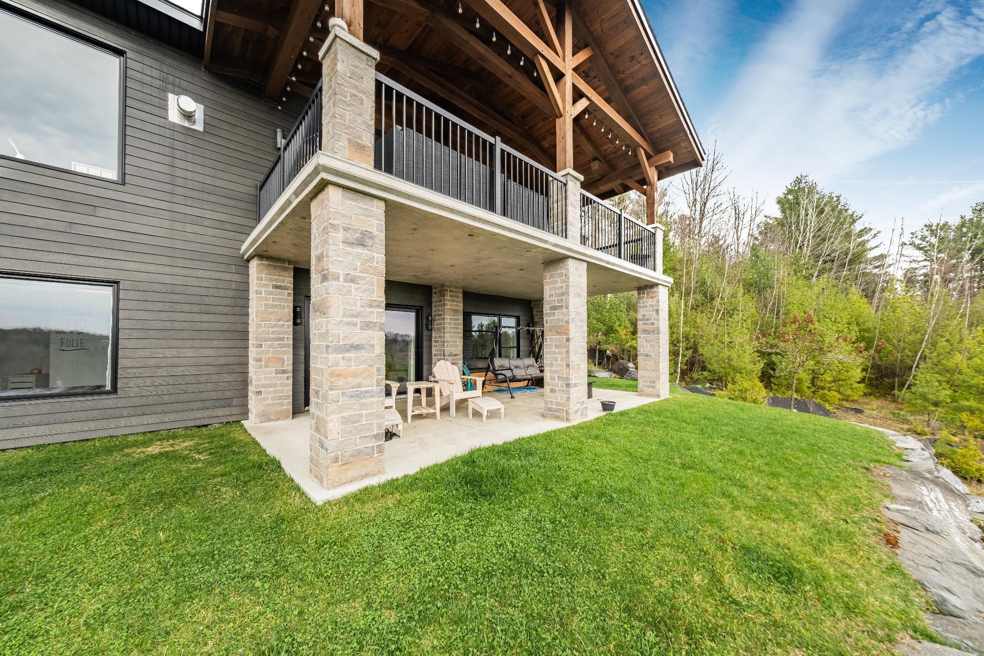 









110


Rue Scott

,
Ayer's Cliff,




QC
J0B1C0

