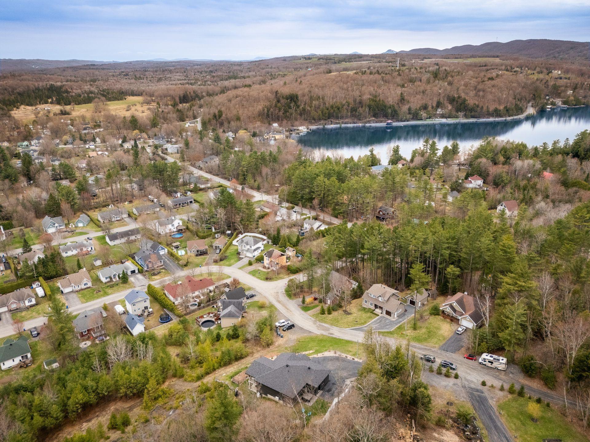









110


Rue Scott

,
Ayer's Cliff,




QC
J0B1C0

