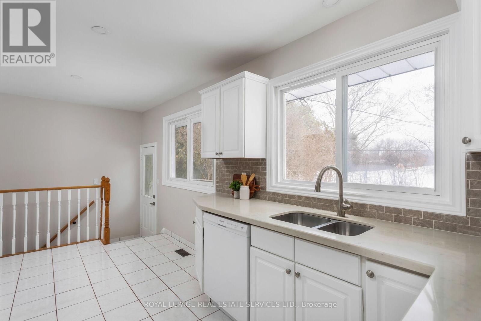 












1181 NEWTON ROAD

,
Oakville,




Ontario
L6H2A1

