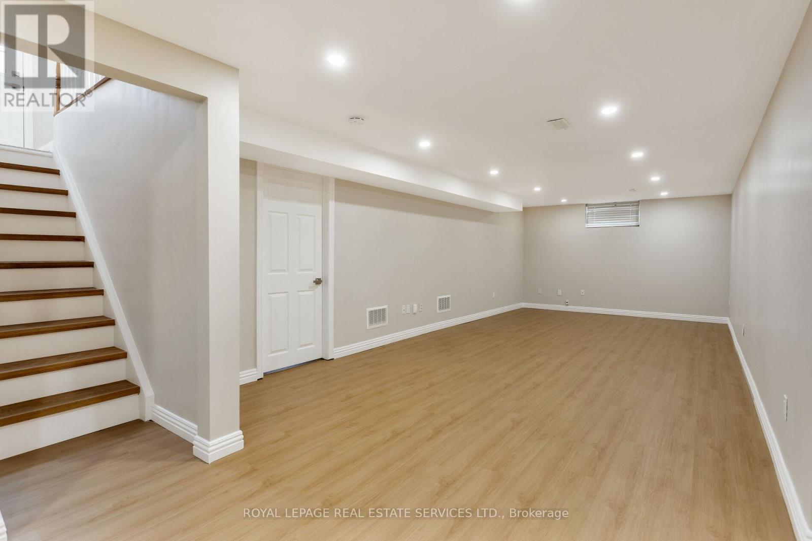












1181 NEWTON ROAD

,
Oakville,




Ontario
L6H2A1

