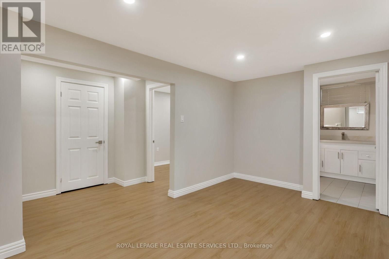 












1181 NEWTON ROAD

,
Oakville,




Ontario
L6H2A1

