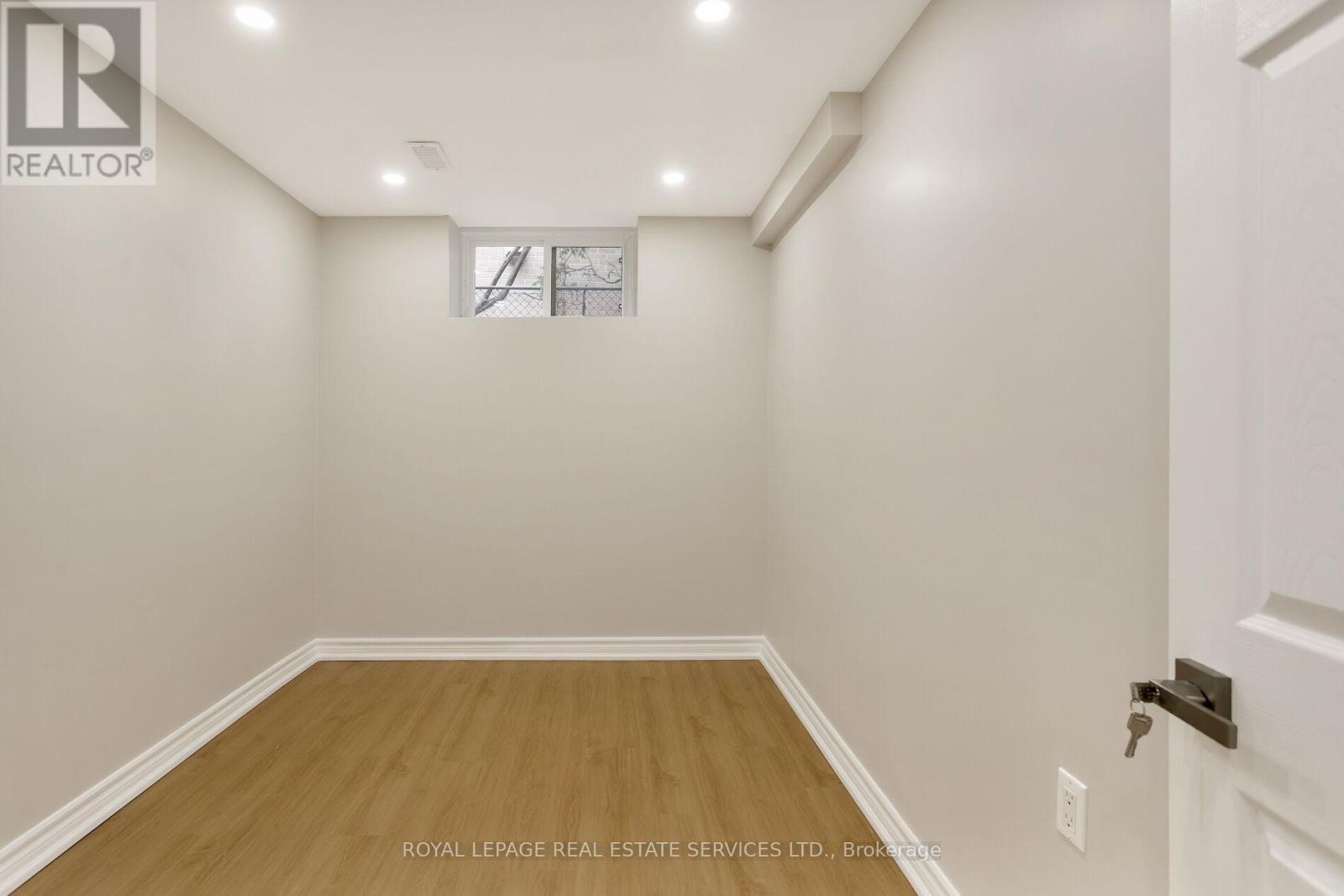 












1181 NEWTON ROAD

,
Oakville,




Ontario
L6H2A1

