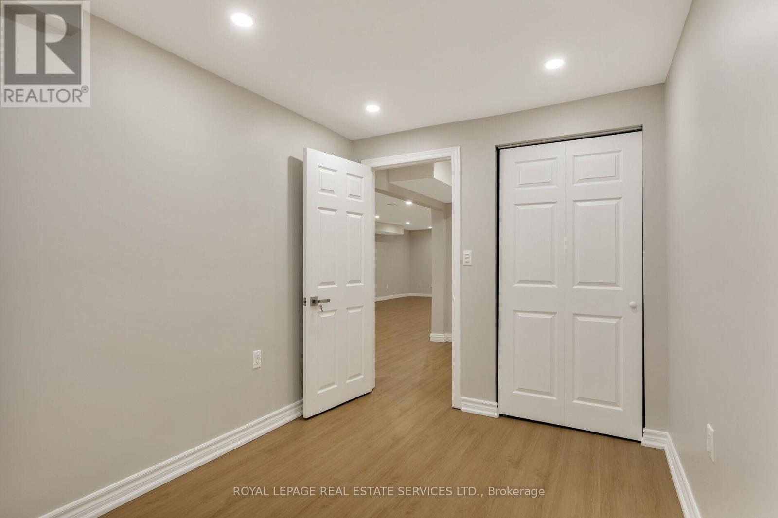 












1181 NEWTON ROAD

,
Oakville,




Ontario
L6H2A1

