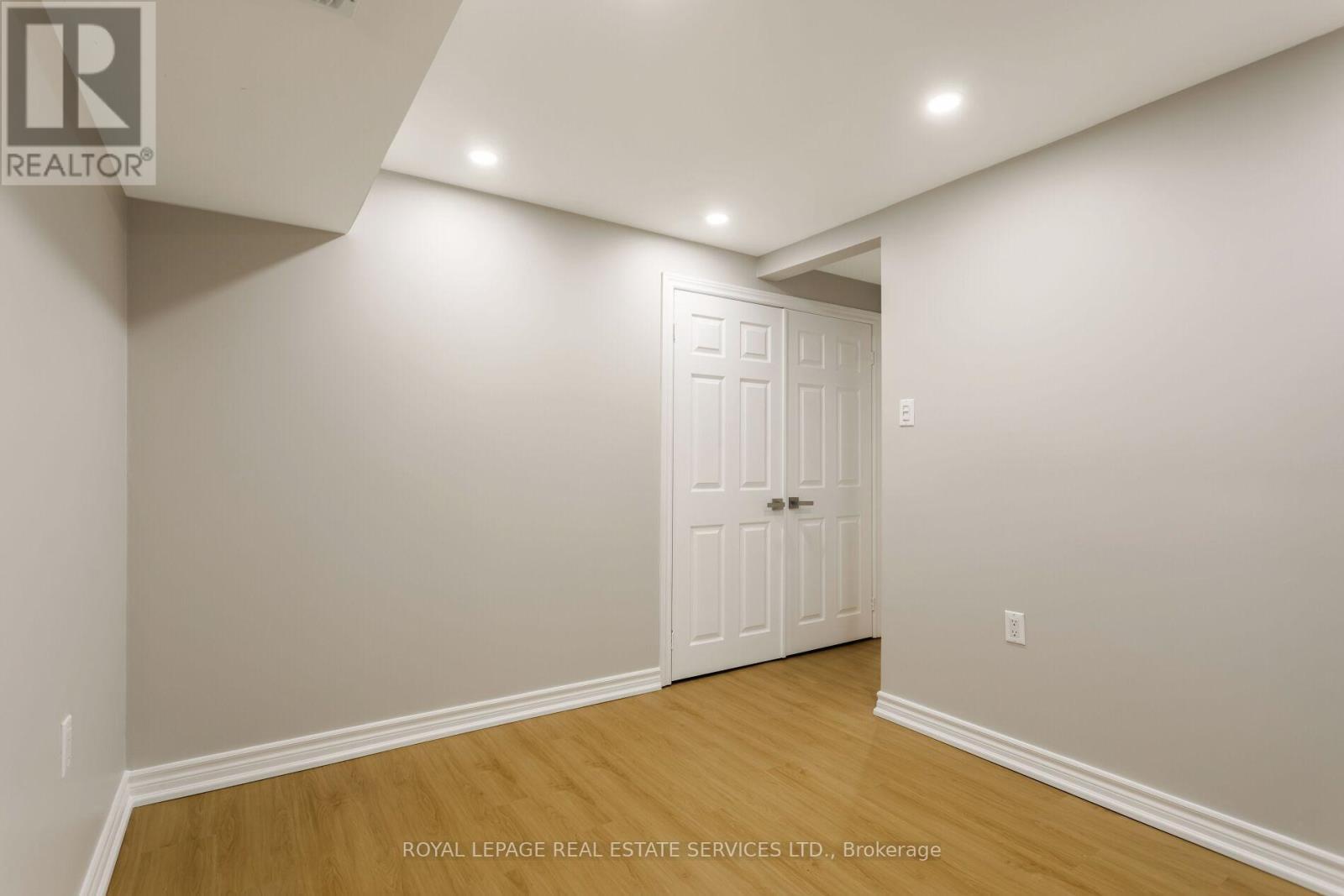 












1181 NEWTON ROAD

,
Oakville,




Ontario
L6H2A1


