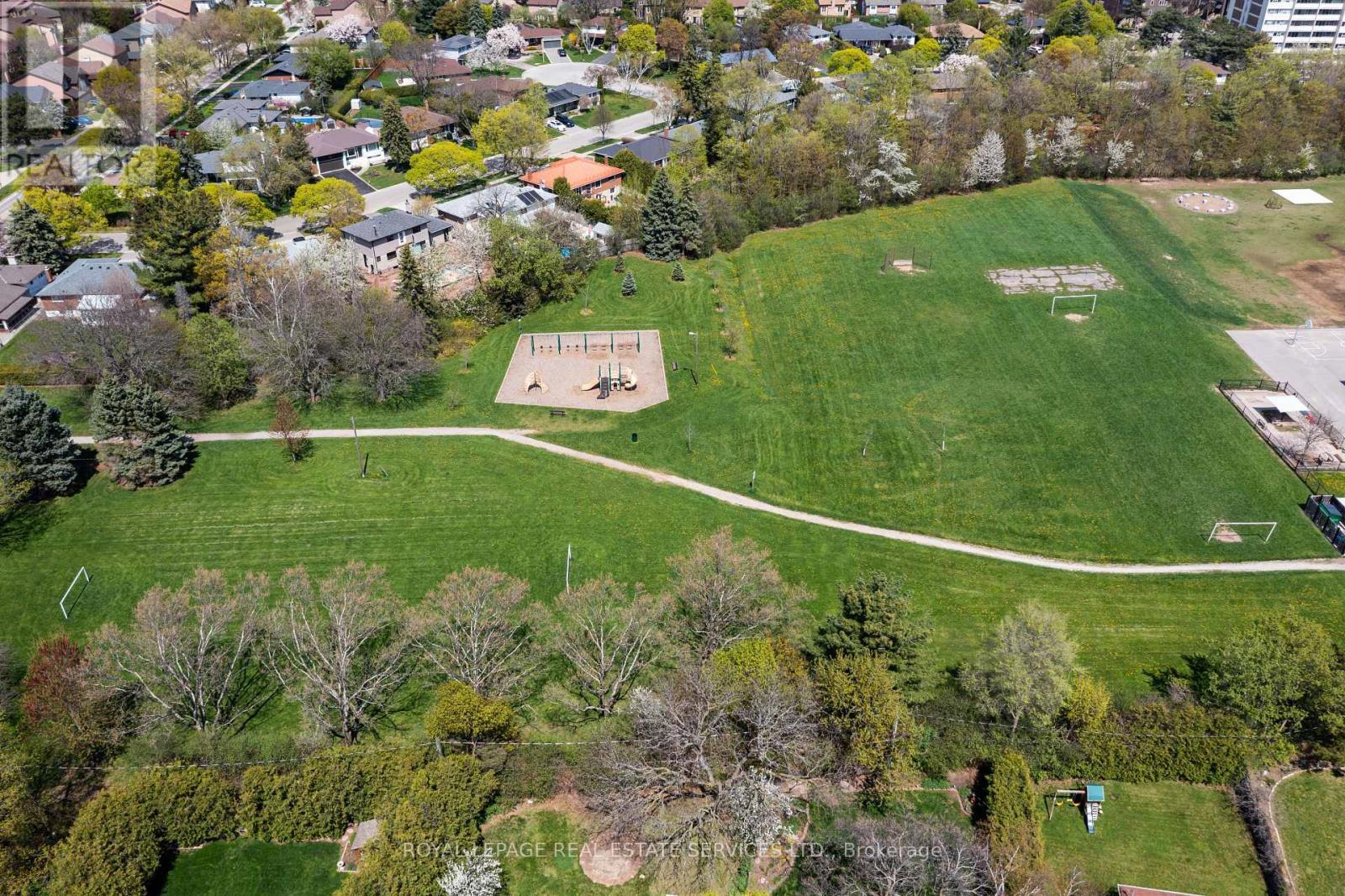 












1181 NEWTON ROAD

,
Oakville,




Ontario
L6H2A1

