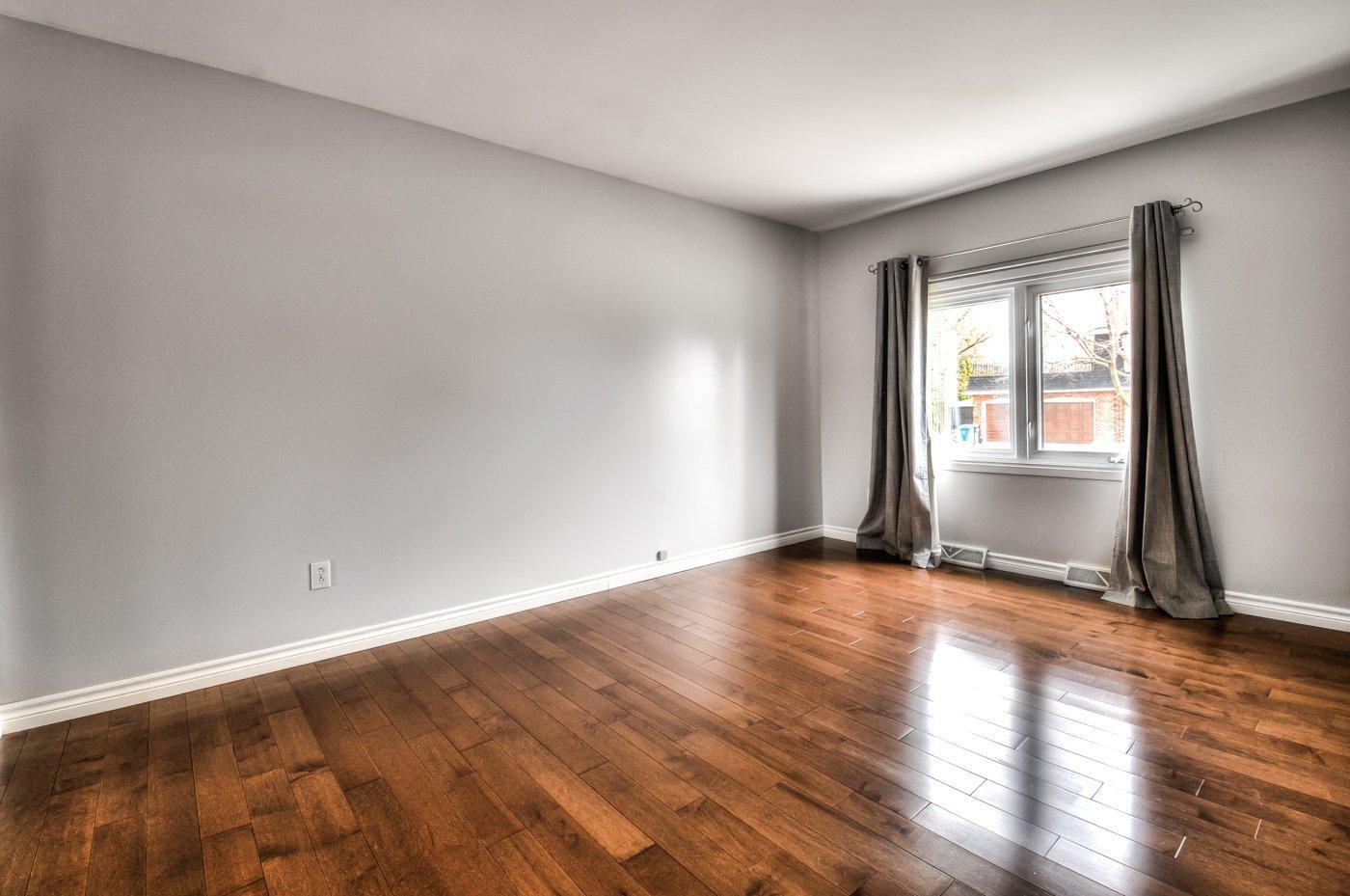 









5665


Rue Boileau

,
Brossard,




QC
J4Z1V4

