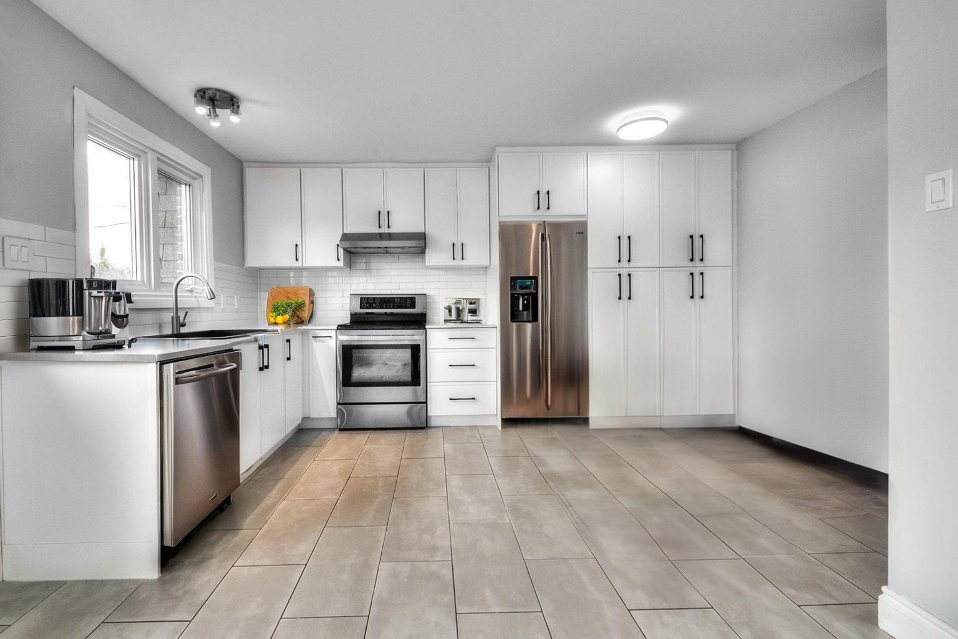 









5665


Rue Boileau

,
Brossard,




QC
J4Z1V4

