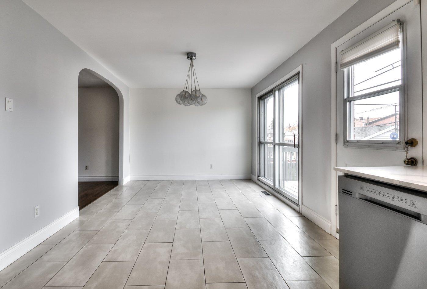 









5665


Rue Boileau

,
Brossard,




QC
J4Z1V4

