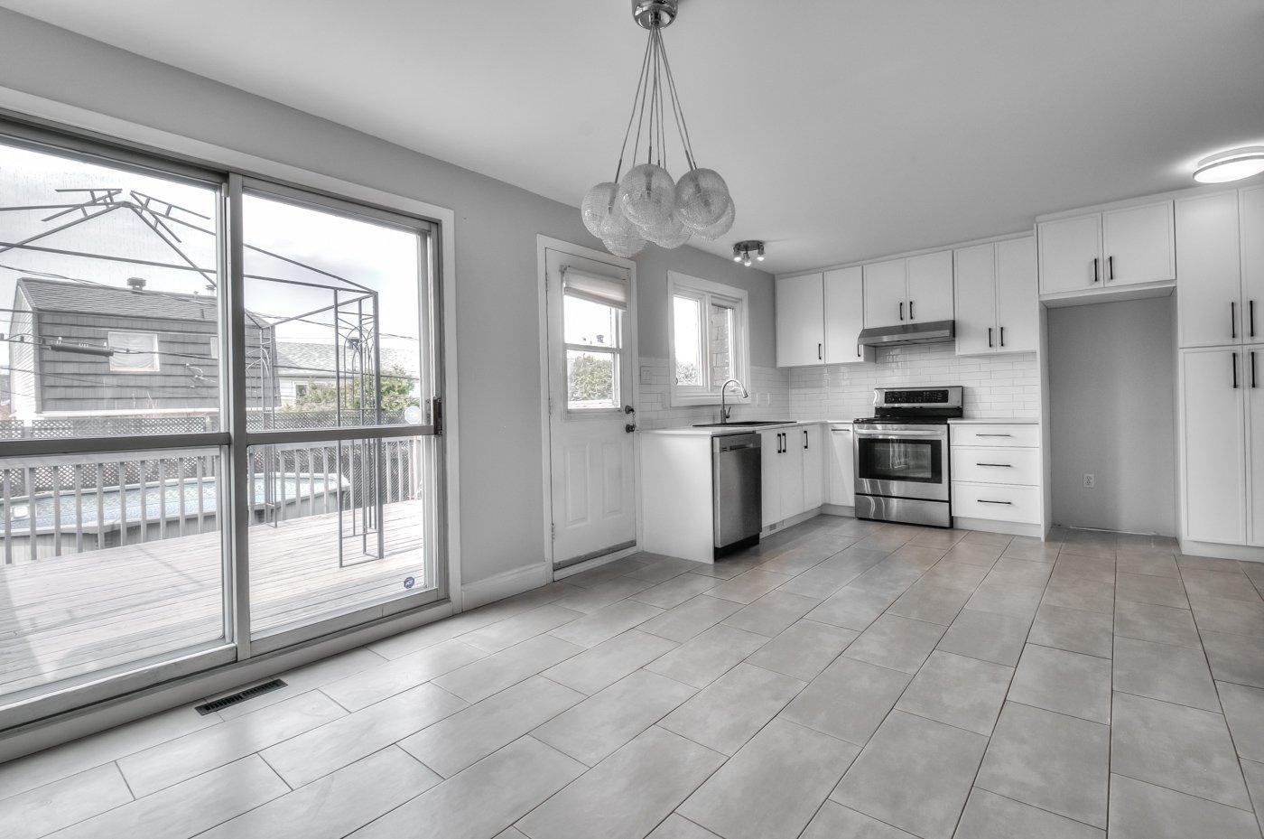 









5665


Rue Boileau

,
Brossard,




QC
J4Z1V4

