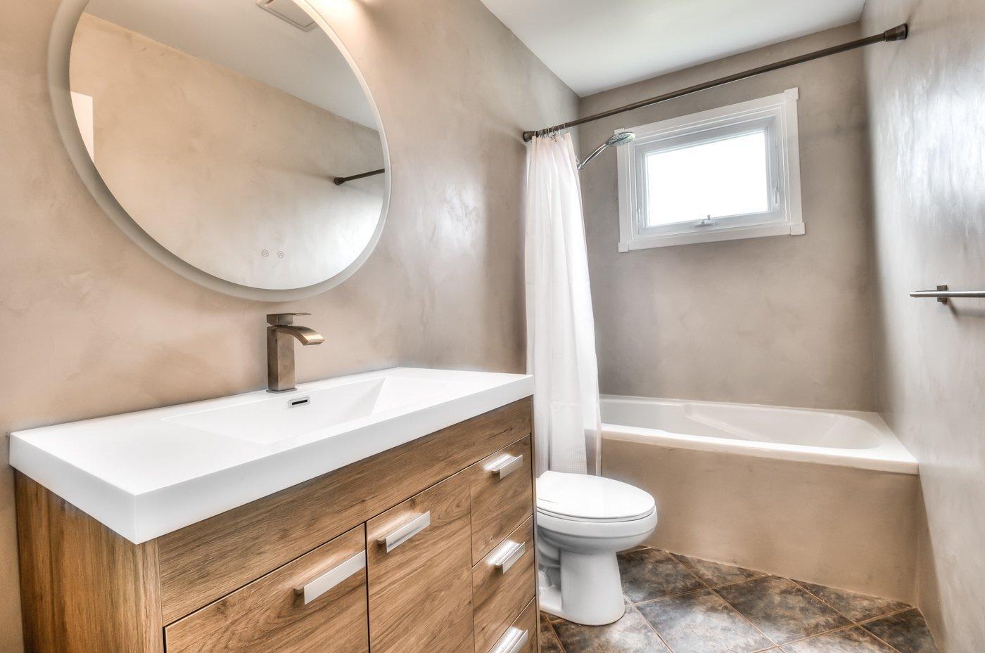 









5665


Rue Boileau

,
Brossard,




QC
J4Z1V4

