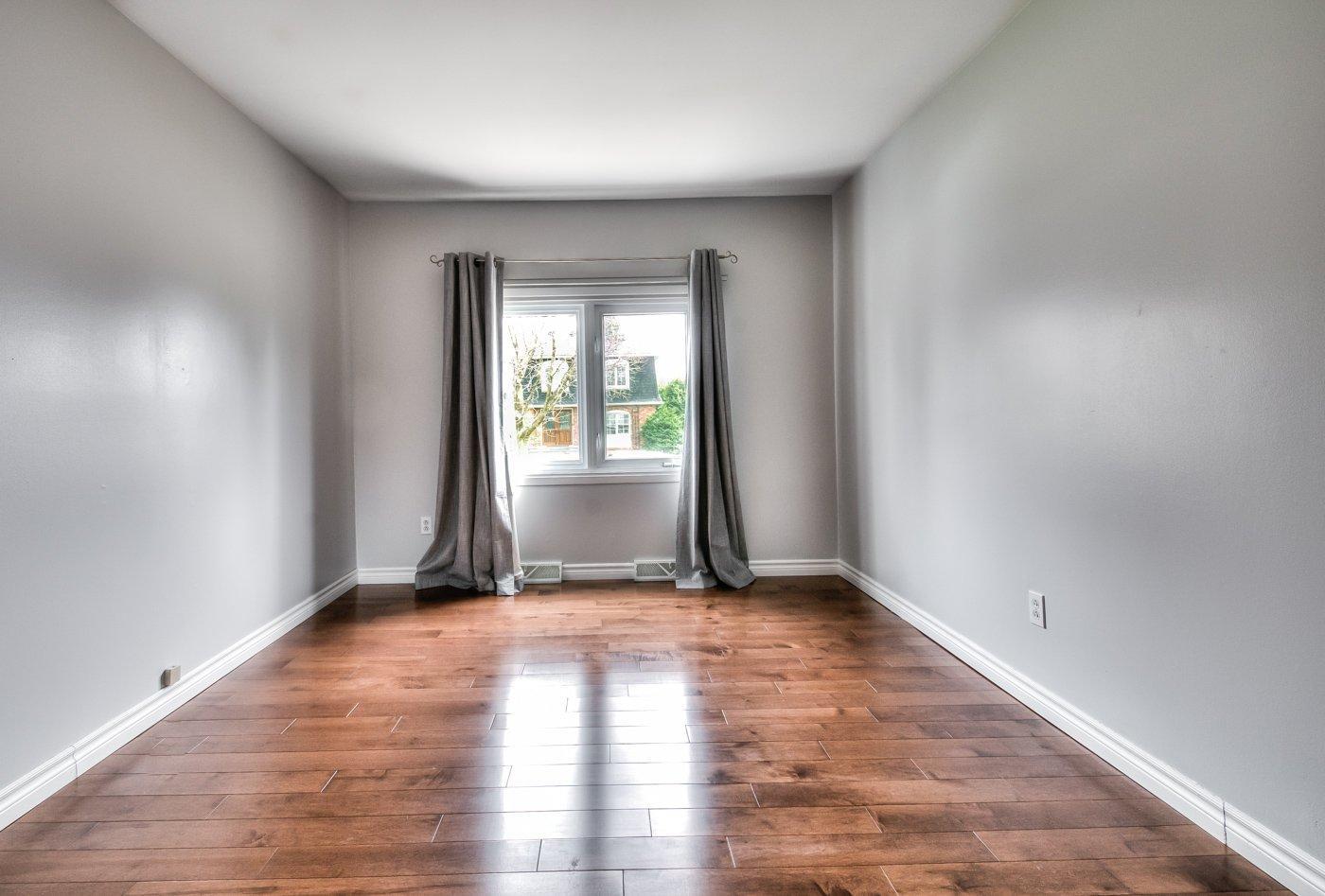 









5665


Rue Boileau

,
Brossard,




QC
J4Z1V4

