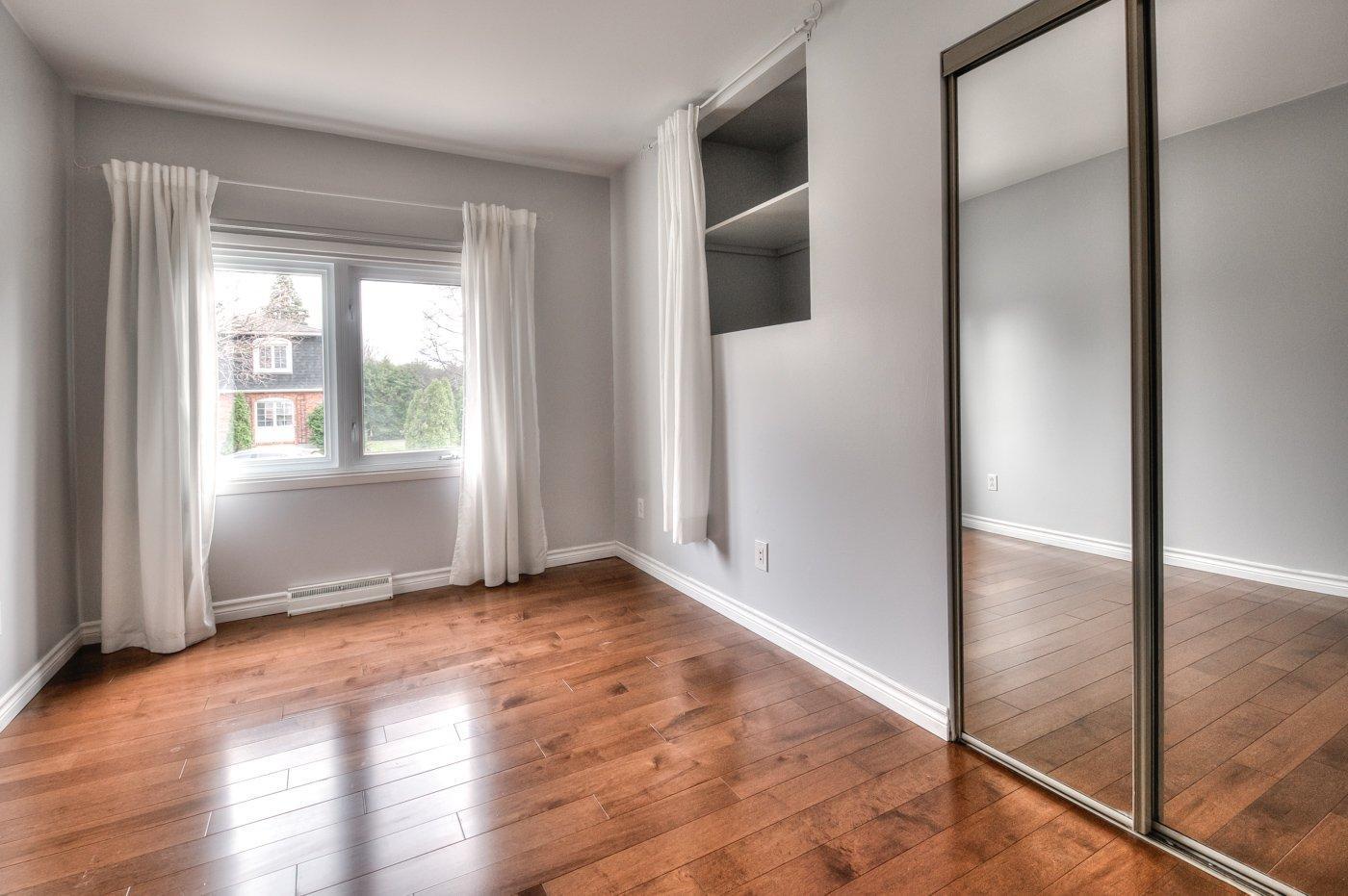 









5665


Rue Boileau

,
Brossard,




QC
J4Z1V4


