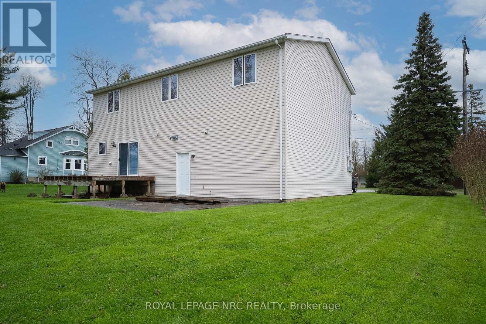 












45 RIDGEWAY ROAD

,
Fort Erie (Crystal Beach),




Ontario
L0S1B0

