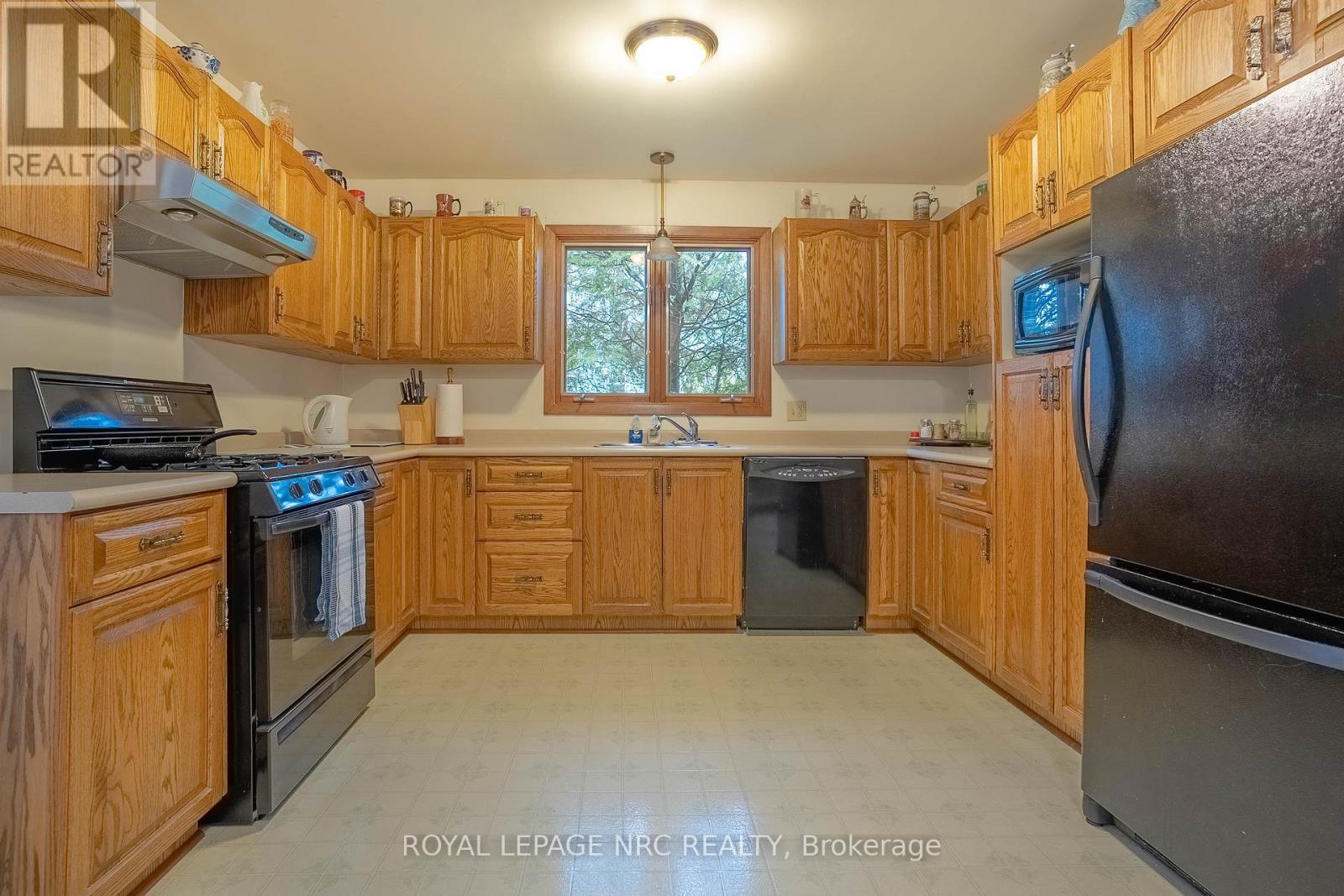 












45 RIDGEWAY ROAD

,
Fort Erie (Crystal Beach),




Ontario
L0S1B0

