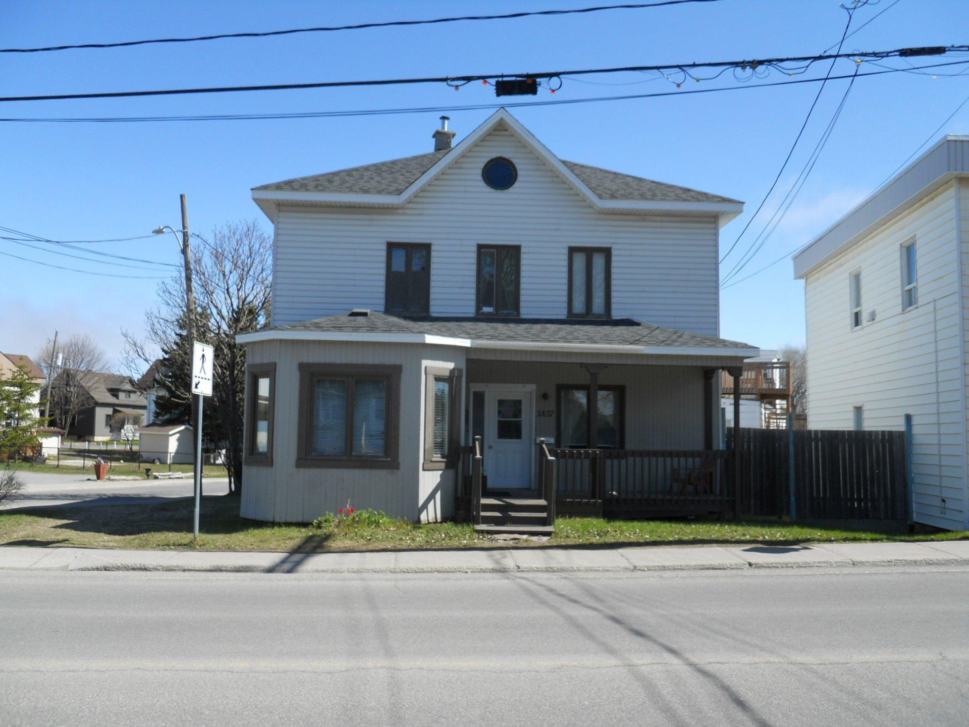 









1437


Boul. Jacques-Cartier

,
Mont-Joli,




QC
G5H2V3

