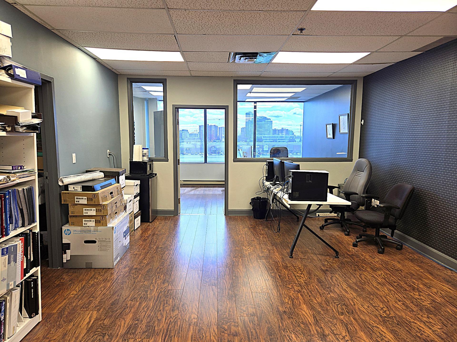 









3221


Aut. Jean-Noël-Lavoie (A-440)

, 221,
Laval (Chomedey),




QC
H7P5P2

