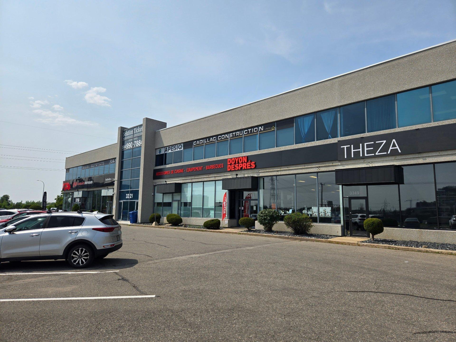 









3221


Aut. Jean-Noël-Lavoie (A-440)

, 221,
Laval (Chomedey),




QC
H7P5P2


