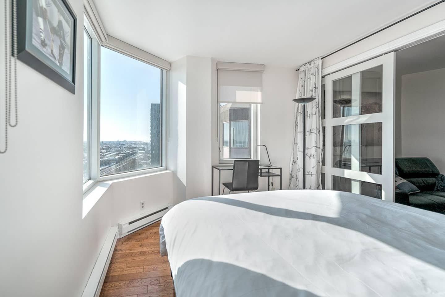 









1050


Av. Amesbury

, 1229,
Montréal (Ville-Marie),




QC
H3H2V1

