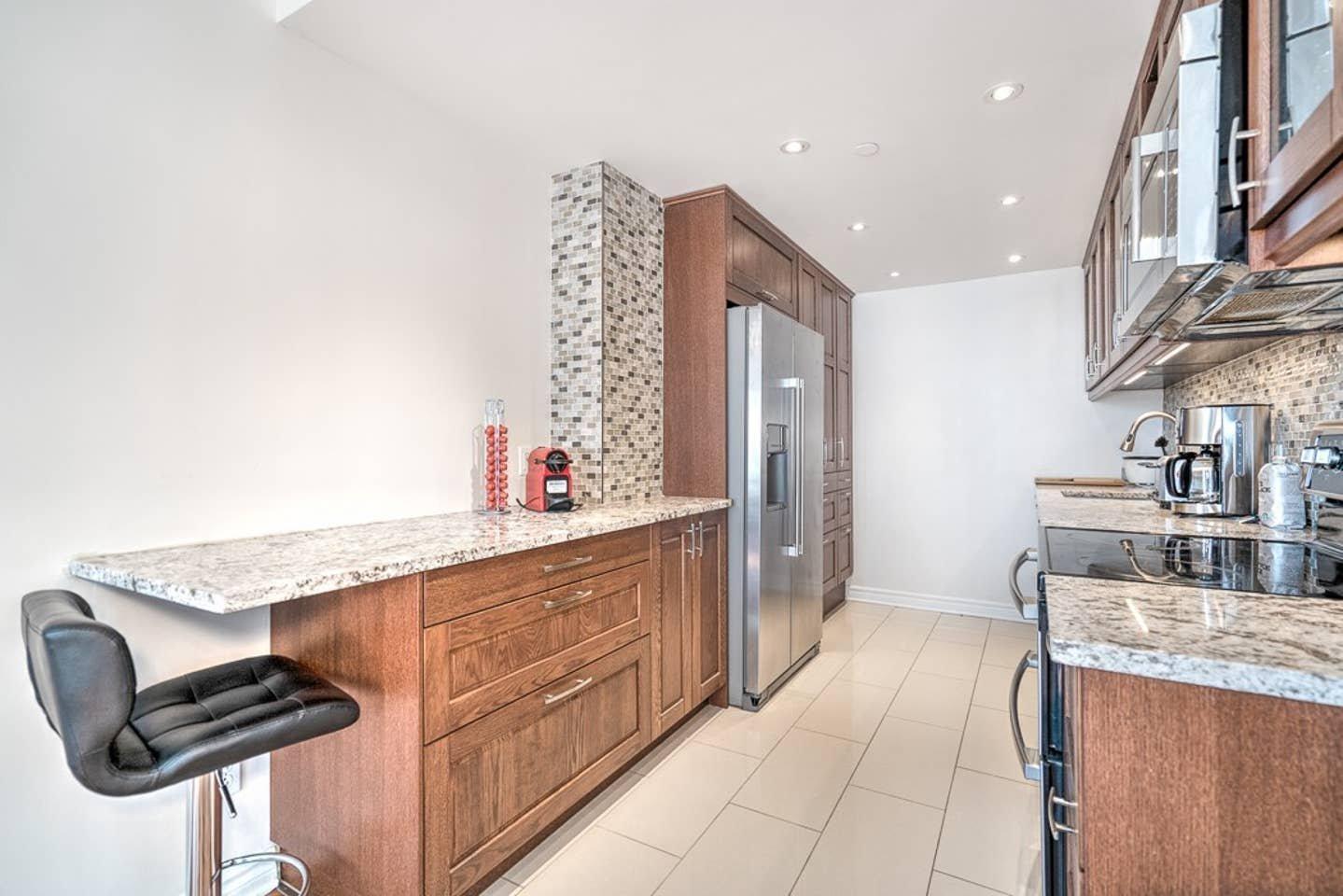 









1050


Av. Amesbury

, 1229,
Montréal (Ville-Marie),




QC
H3H2V1


