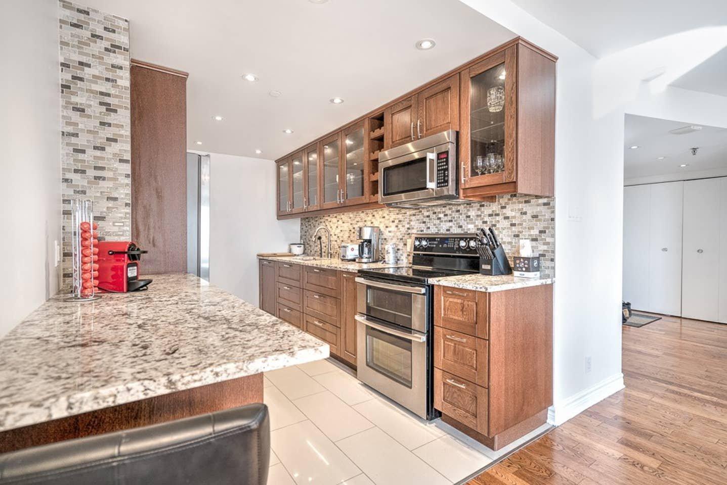 









1050


Av. Amesbury

, 1229,
Montréal (Ville-Marie),




QC
H3H2V1

