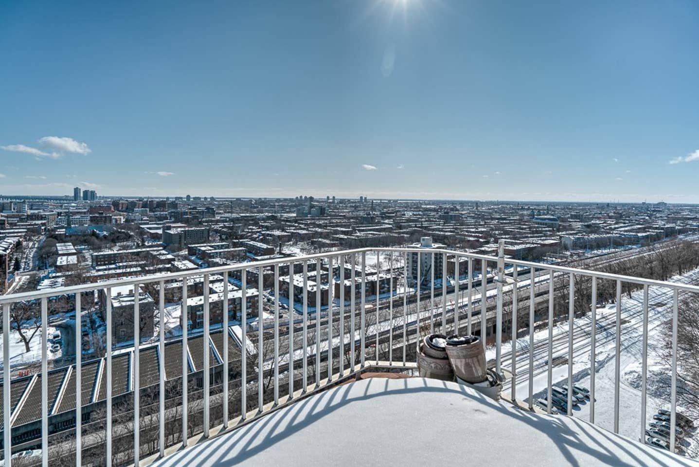 









1050


Av. Amesbury

, 1229,
Montréal (Ville-Marie),




QC
H3H2V1

