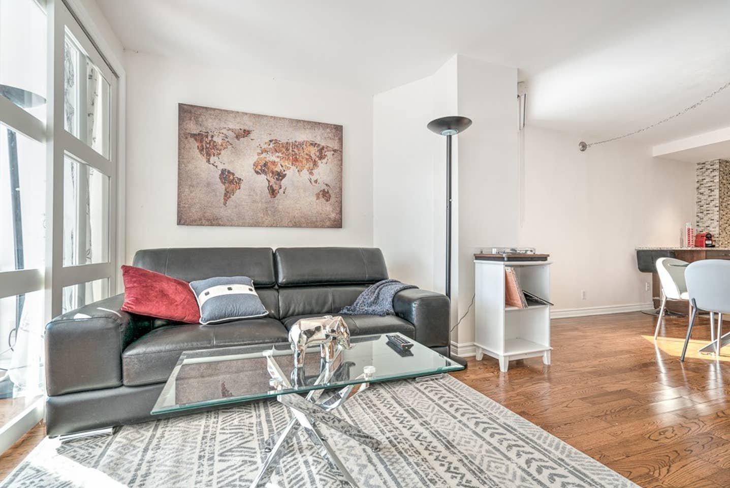 









1050


Av. Amesbury

, 1229,
Montréal (Ville-Marie),




QC
H3H2V1

